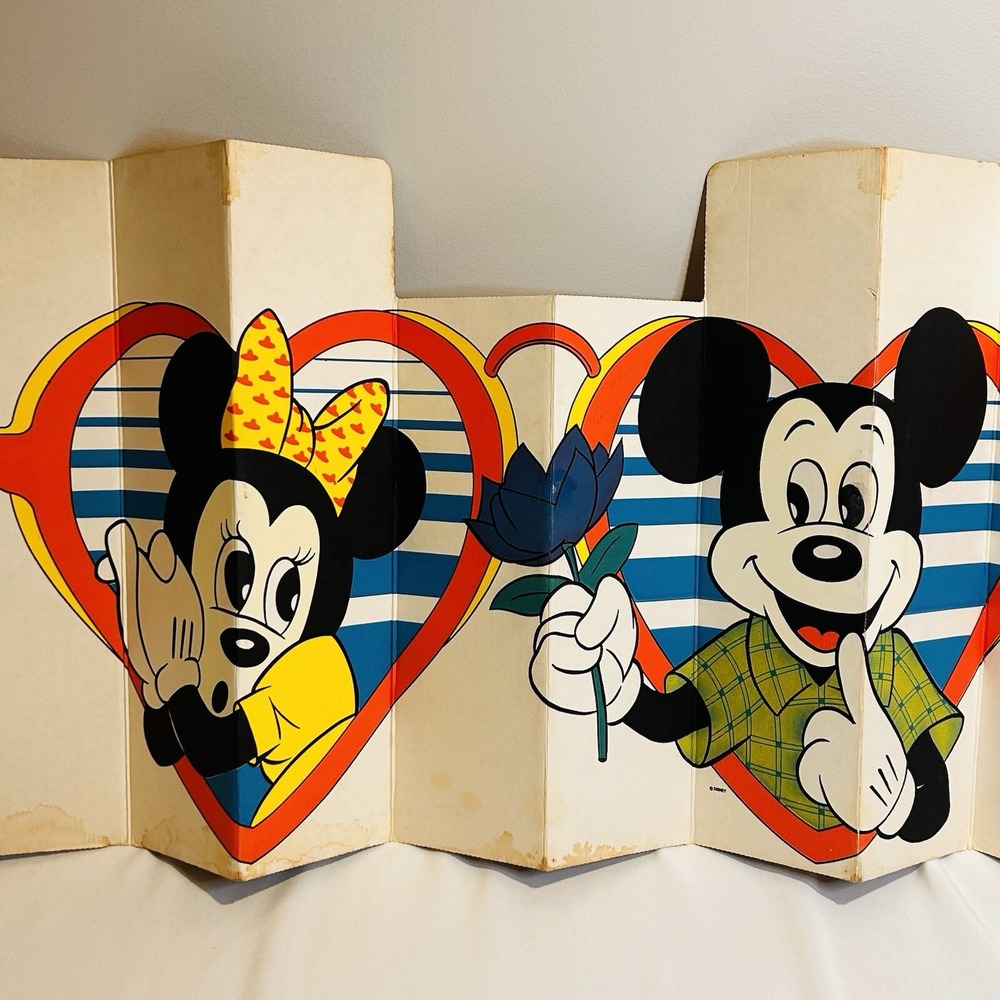 Disney Auto Shade Classics 1988 Mickey & Minnie Mouse Vintage Car Sunshade